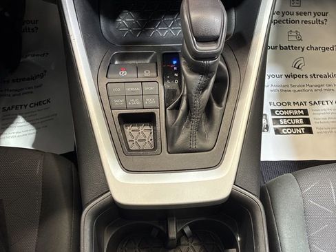 Used 2023 Toyota RAV4 XLE AWD/4WD image 33