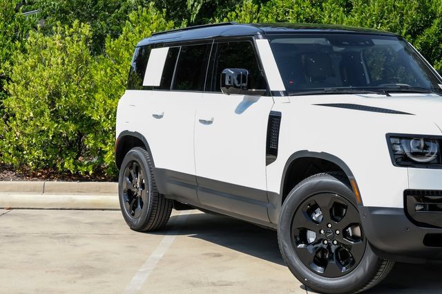 New 2026 Land Rover Defender 110 S AWD/4WD image 8
