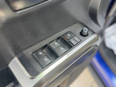 Used 2022 Toyota Tacoma SR5 image 9