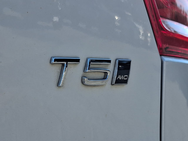 Used 2021 Volvo XC40 T5 R-Design w/ Advanced Package AWD/4WD image 34