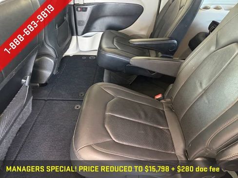 Used 2019 Chrysler Pacifica Touring-L FWD image 23
