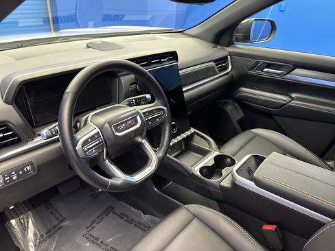 Used 2025 GMC Terrain Elevation w/ Elevation Premium Package AWD/4WD image 11