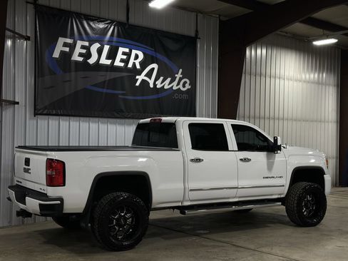 Used 2015 GMC Sierra 2500 Denali w/ Duramax Plus Package image 14