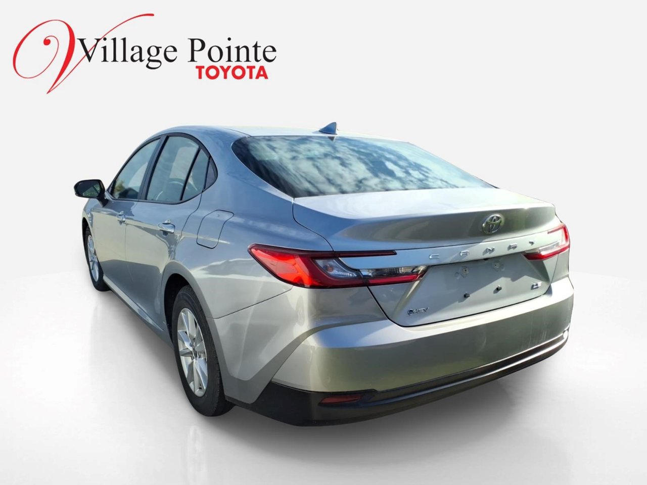 Used 2025 Toyota Camry LE FWD image 2
