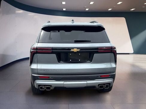Used 2024 Chevrolet Traverse LT w/ LPO, Floor Liner Package AWD/4WD image 4