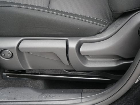 Used 2024 Mitsubishi Outlander ES image 10