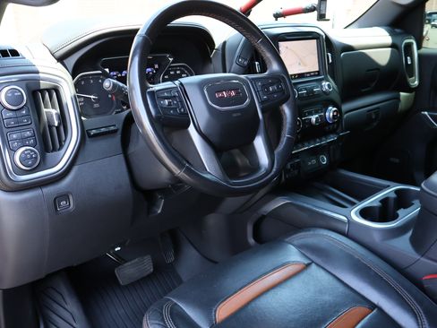 Used 2020 GMC Sierra 1500 AT4 w/ Off-Road Performance Package AWD/4WD image 3