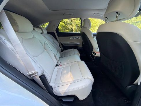 Used 2024 Genesis GV70 2.5T w/ Advanced Package AWD/4WD image 11