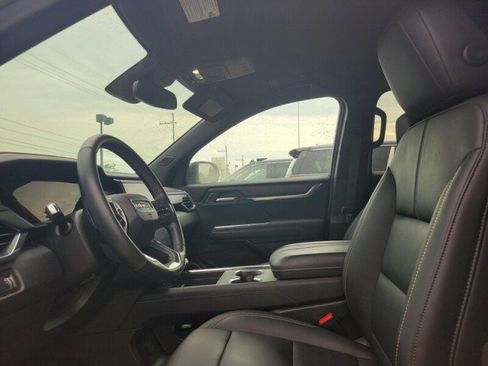 Used 2024 GMC Acadia Elevation w/ Luxury Package FWD image 10
