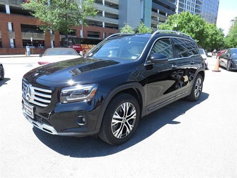 Used 2026 Mercedes-Benz GLB 250 4MATIC image 1