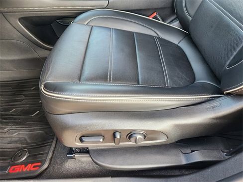 Used 2021 GMC Acadia Denali w/ Denali Technology Package image 25