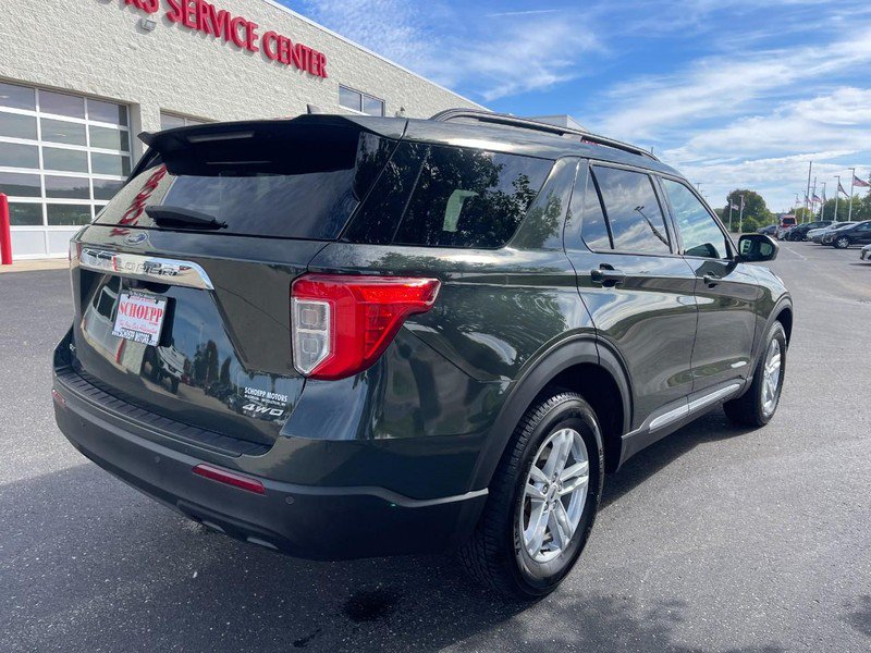 Used 2023 Ford Explorer XLT AWD/4WD image 3