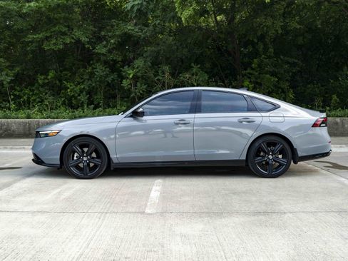 Used 2025 Honda Accord Sport image 6
