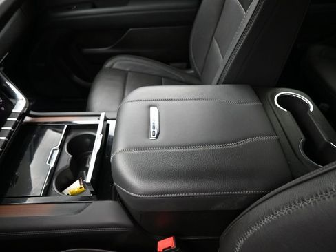 Used 2025 GMC Yukon Denali image 16