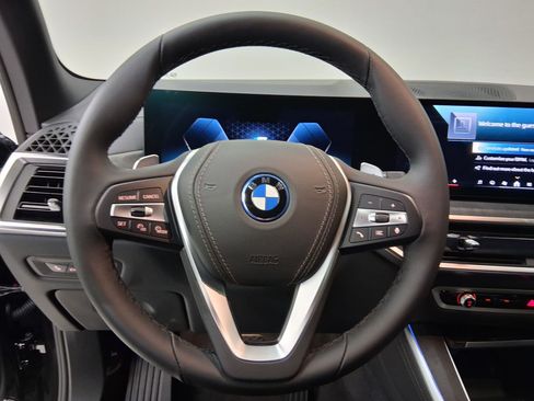 New 2026 BMW X5 xDrive50e w/ Parking Assistance Package AWD/4WD image 9