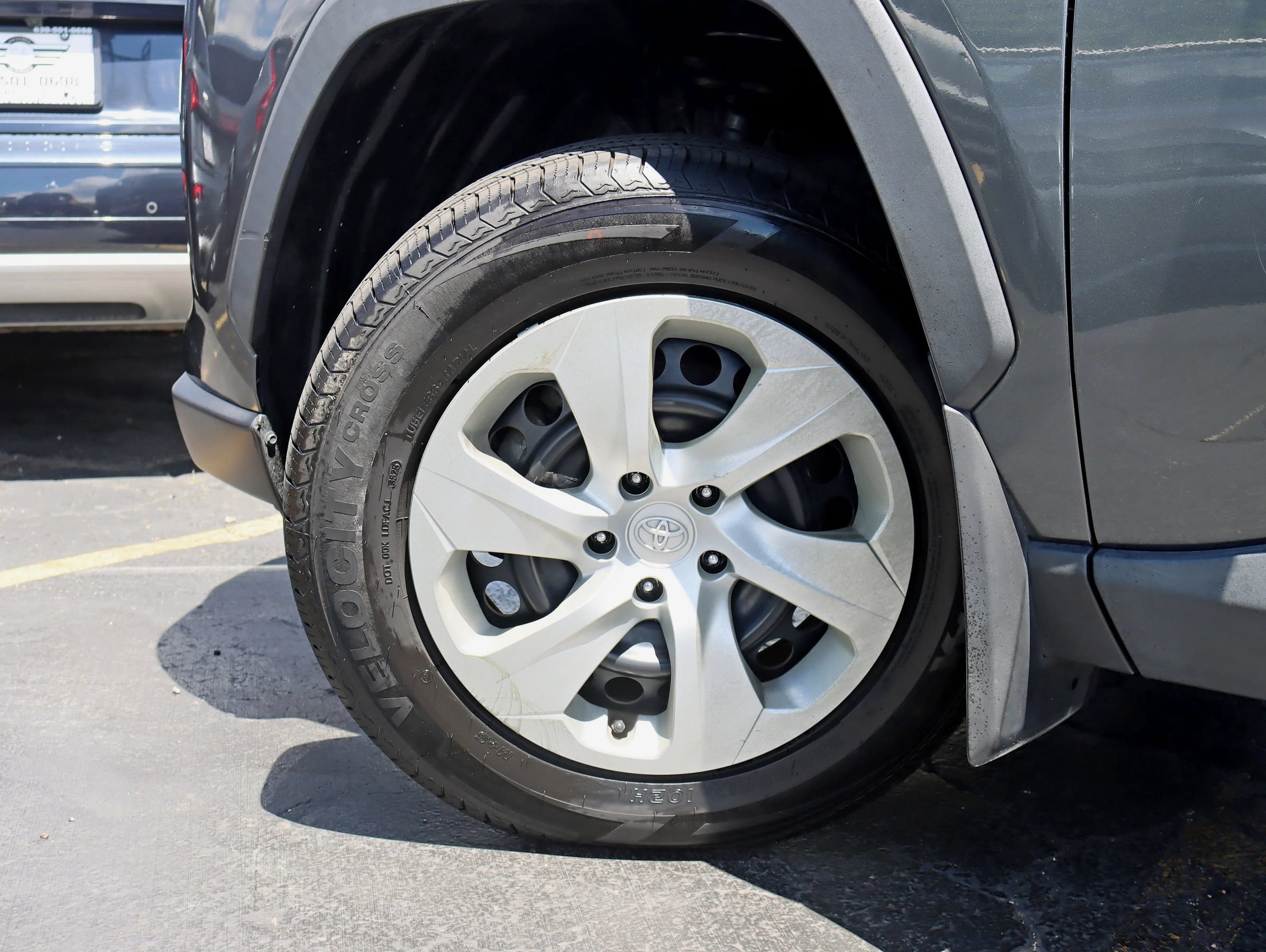 Used 2019 Toyota RAV4 LE w/ All Weather Liner Package AWD/4WD image 15