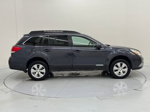 Used 2011 Subaru Outback 2.5i Premium image 6