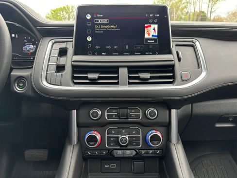 Used 2022 GMC Yukon SLT w/ SLT Premium Package AWD/4WD image 27