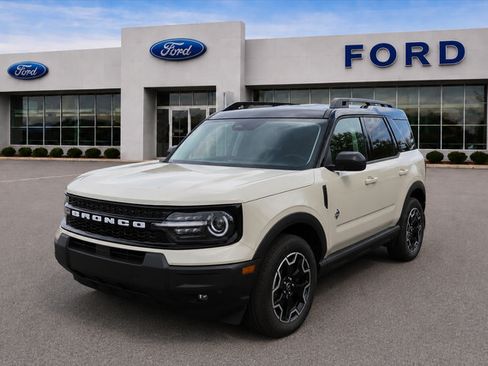 Used 2025 Ford Bronco Sport Outer Banks w/ Outer Banks Tech Package+ AWD/4WD image 1
