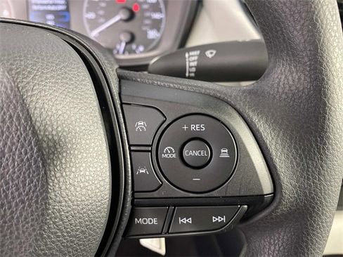 Used 2025 Toyota Corolla LE image 16