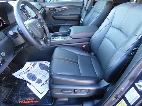 Used 2025 Honda Ridgeline TrailSport image 38
