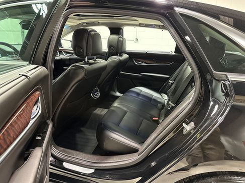 Used 2013 Cadillac XTS Premium image 23