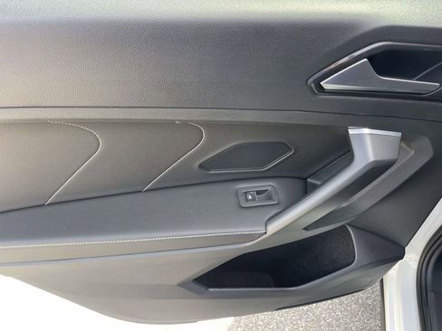 Certified 2022 Volkswagen Tiguan SE R-Line FWD image 14