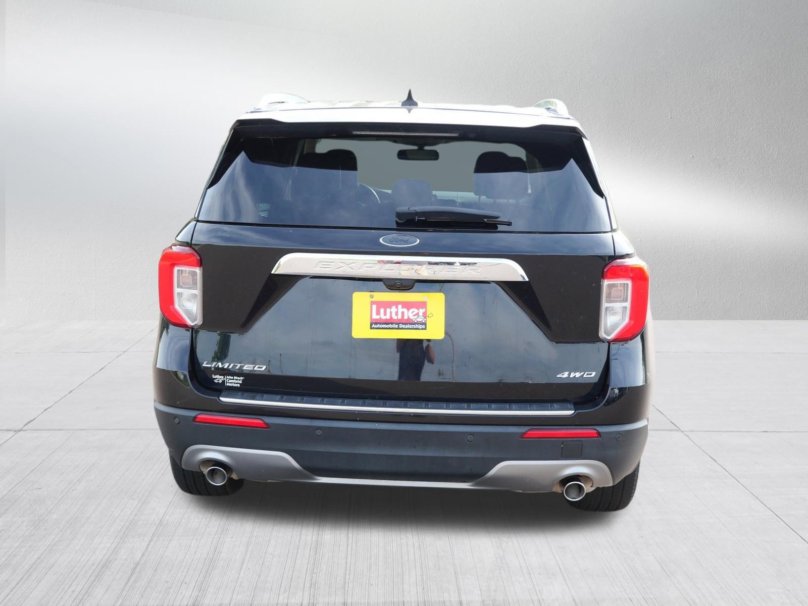 Used 2023 Ford Explorer Limited AWD/4WD image 6