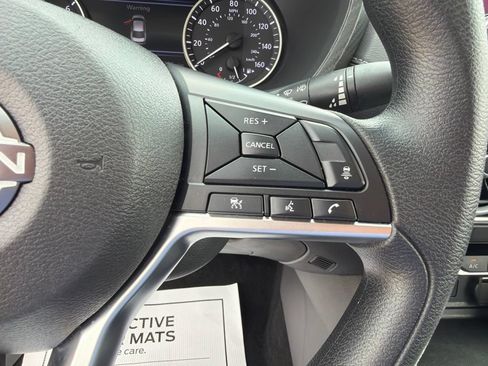 Used 2025 Nissan Sentra SV FWD image 22