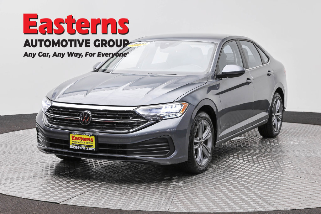 Used 2024 Volkswagen Jetta SE FWD image 1