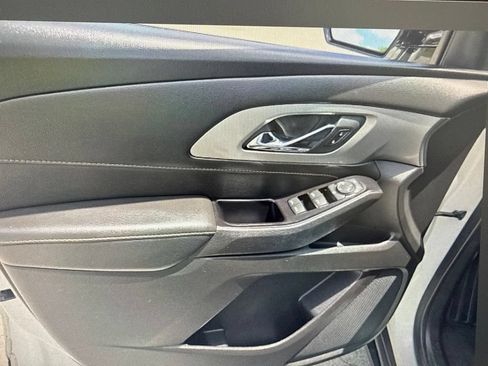 Used 2020 Chevrolet Traverse LS FWD image 8