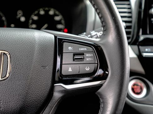Used 2025 Honda Odyssey EX-L image 17
