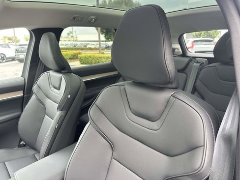 New 2025 Volvo EX90 Plus image 16