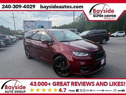 Used 2022 Chrysler Pacifica Limited w/ S Appearance Package