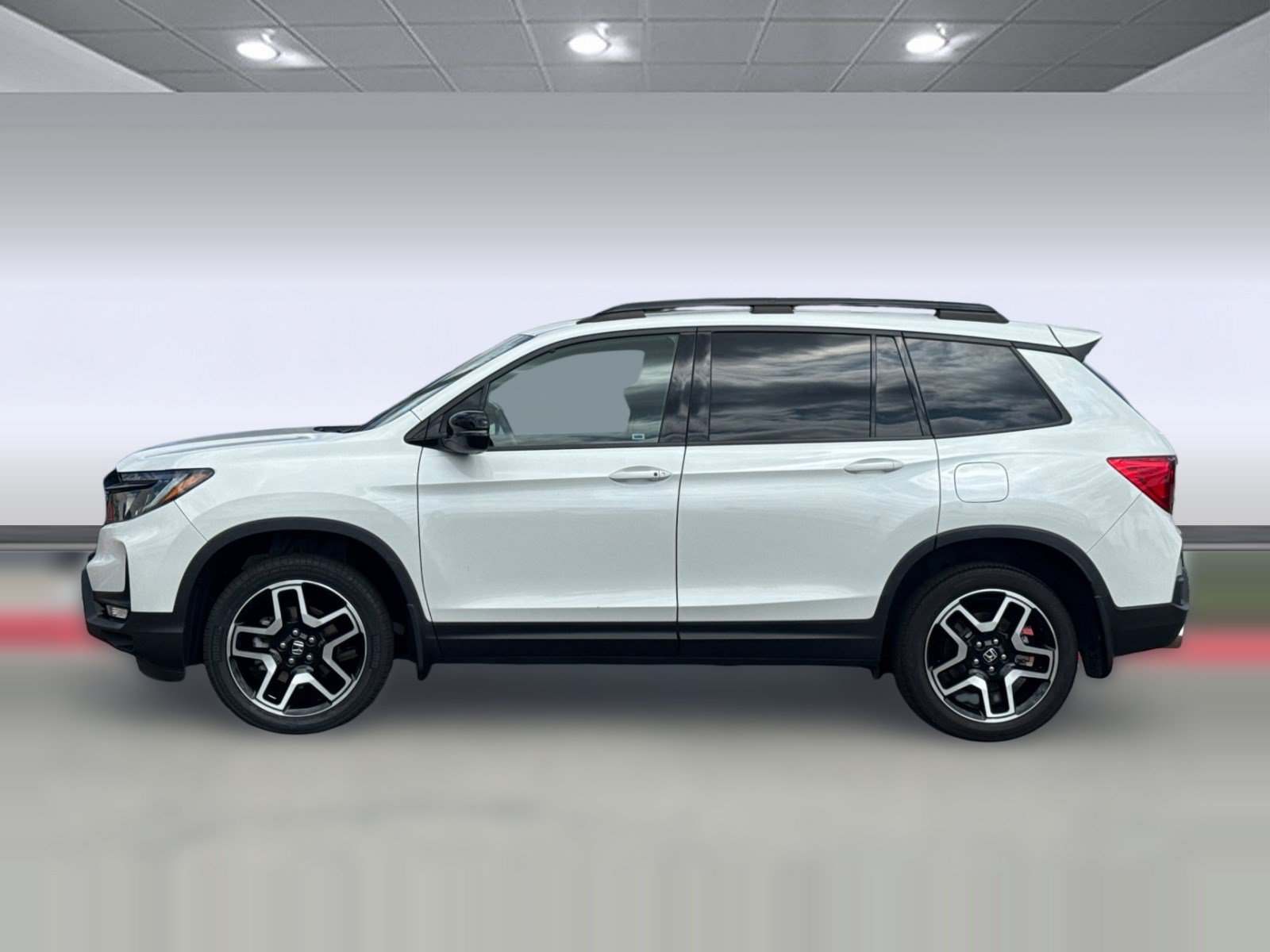 Used 2022 Honda Passport Elite image 2