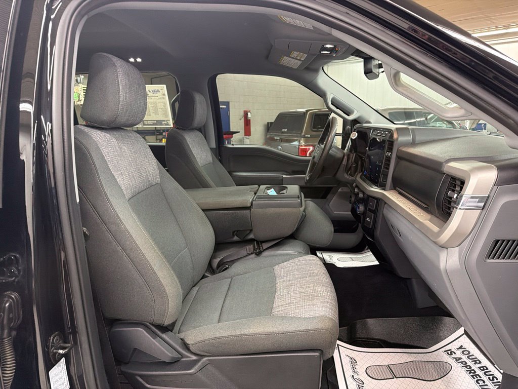 Used 2023 Ford F250 XLT w/ XLT Premium Package AWD/4WD image 9