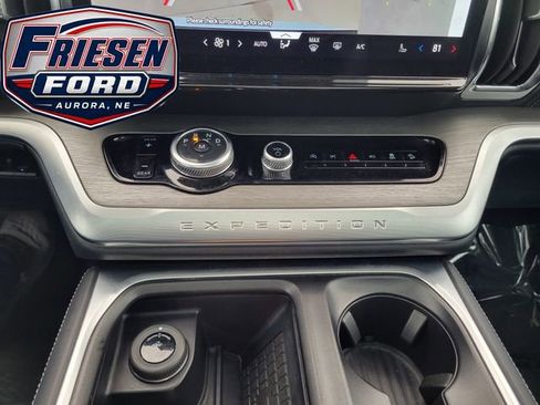 Used 2025 Ford Expedition Max Platinum AWD/4WD image 22