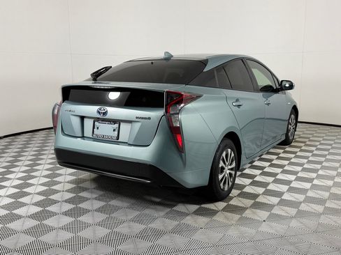 Used 2016 Toyota Prius Four FWD image 5