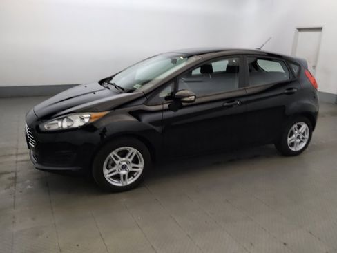 Used 2018 Ford Fiesta SE w/ Cold Weather Package FWD image 2
