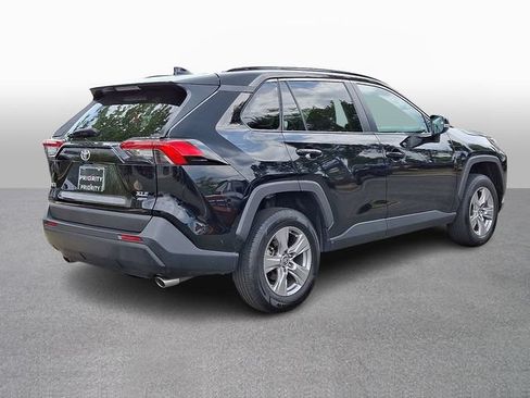 Used 2024 Toyota RAV4 XLE AWD/4WD image 4
