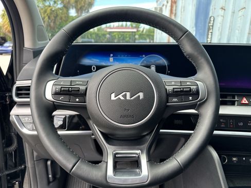 Used 2025 Kia Sportage SX AWD/4WD image 11