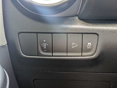 Used 2022 Hyundai Kona Limited FWD image 25