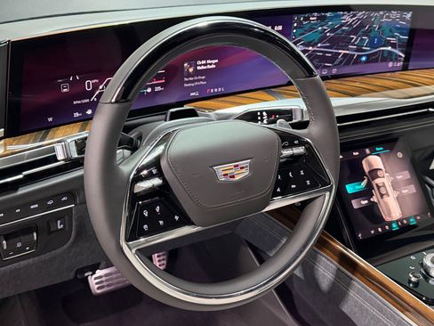 New 2026 Cadillac Escalade Platinum Sport AWD/4WD image 3