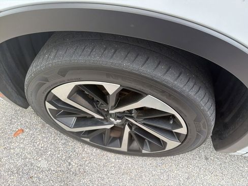 Used 2024 Mitsubishi Outlander SEL FWD image 9