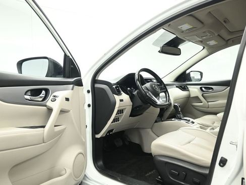 Used 2020 Nissan Rogue Sport SL w/ Premium Package FWD image 9