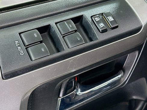 Used 2016 Toyota 4Runner 4d SUV RWD SR5 image 18