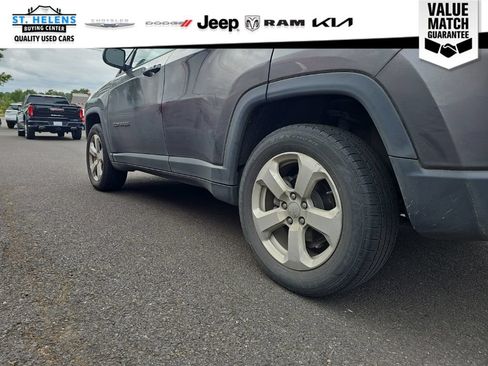 Used 2021 Jeep Compass Latitude w/ Sun and Sound Group AWD/4WD image 15