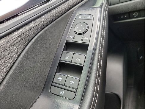 Used 2023 Nissan Rogue SV FWD image 13