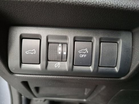 Used 2024 Subaru Outback Premium image 25