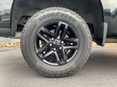 Used 2021 Chevrolet Silverado 1500 LT Trail Boss w/ Bed Protection Package image 33